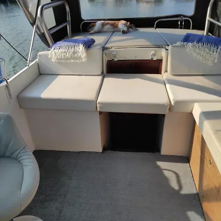 Na Jachcie, Gdansk, Trojmiasto, House Boat, Dom Na Wodzie, 2 Cabin, Goracy Prysznic Hot Shower, Wc, Rejs Gratis, Free Cruise Included Botel *